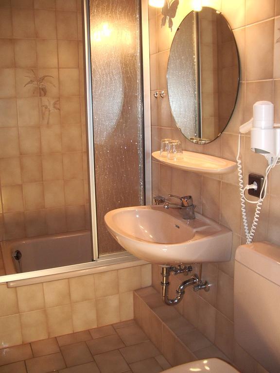 Gaestehaus Resi Hotell Zeltingen-Rachtig Rom bilde